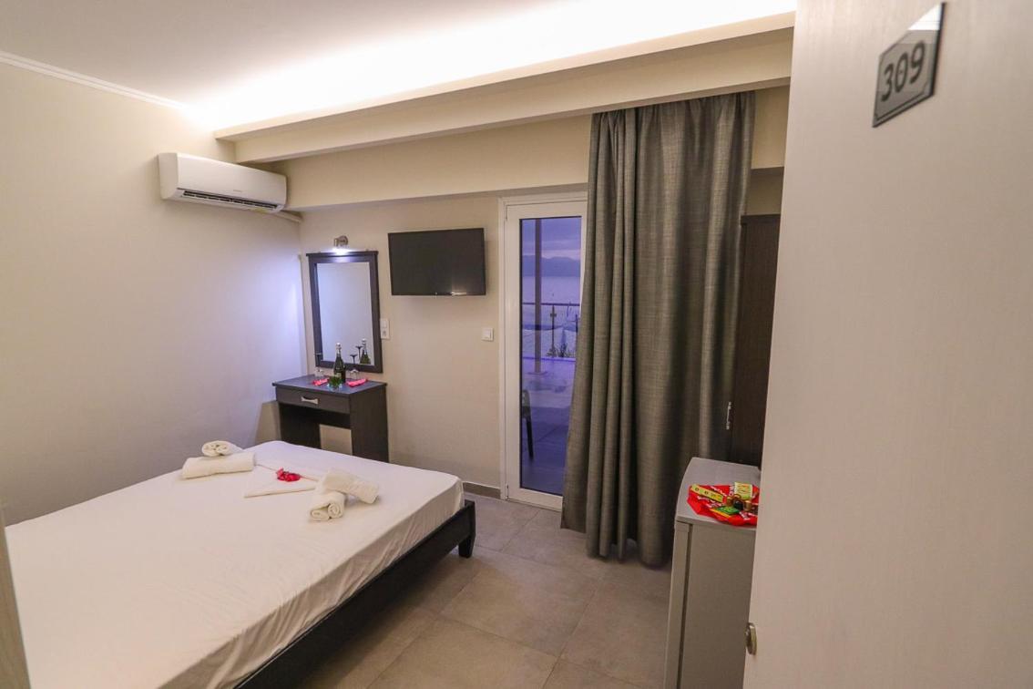 Hotel Banbus Loutra Edipsou  Exterior photo