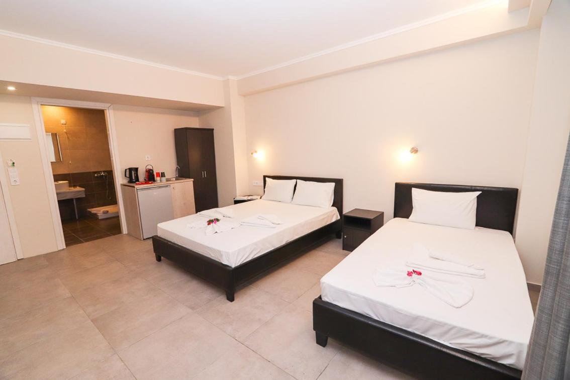 Hotel Banbus Loutra Edipsou  Exterior photo